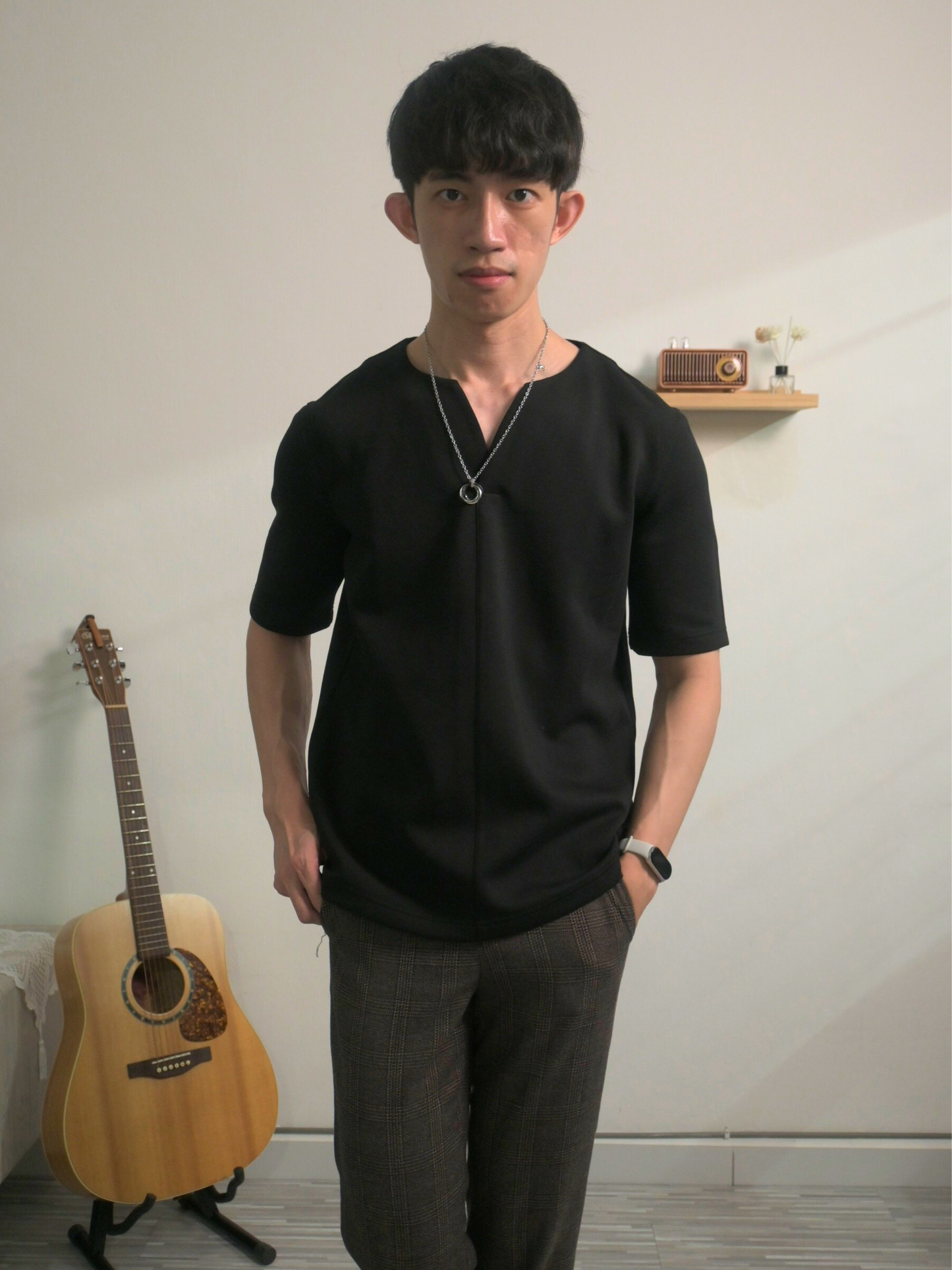 V-Neck Shirt Essential | Black