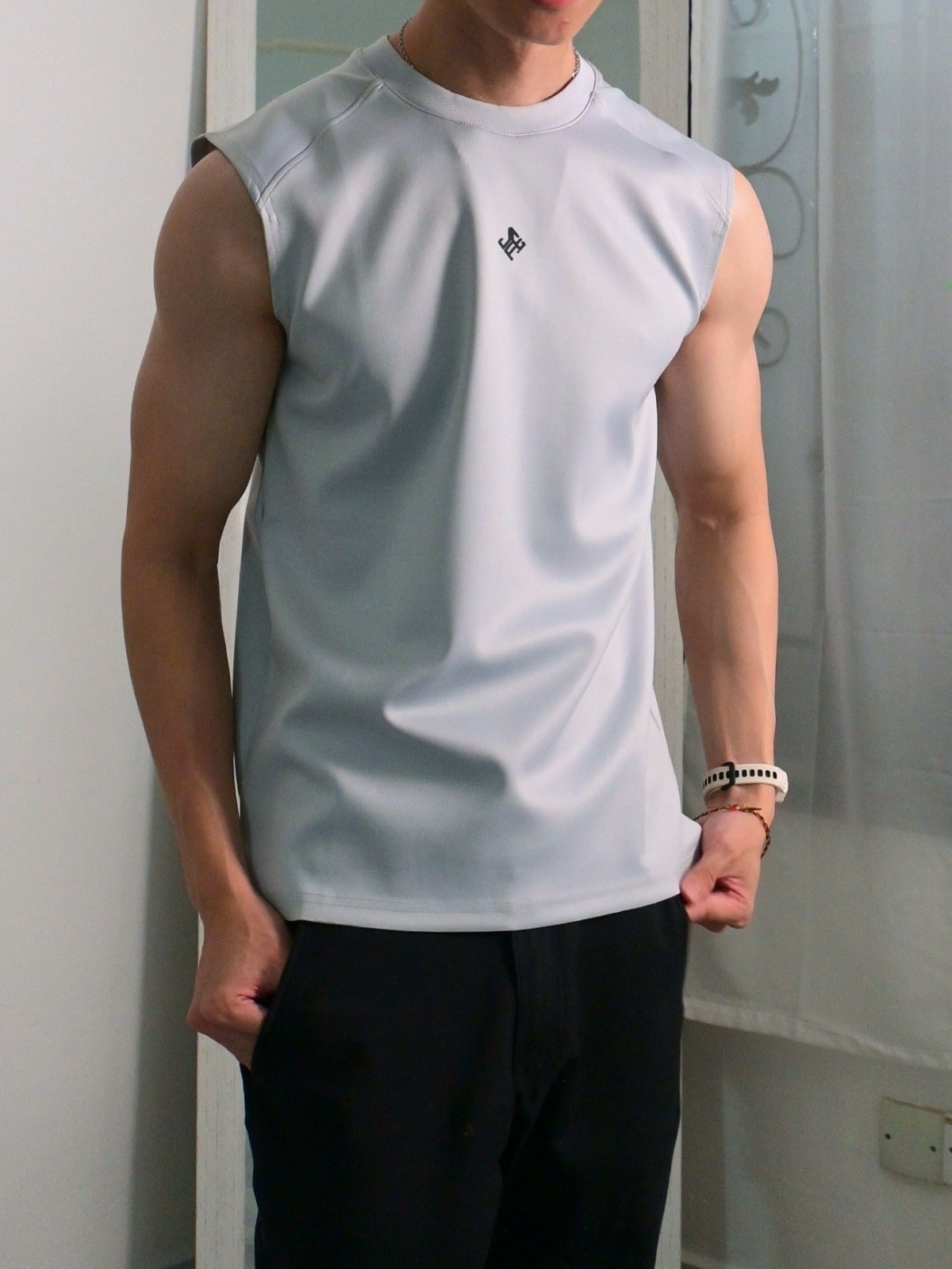 Nimbus Regular Arc Vest | Cloud