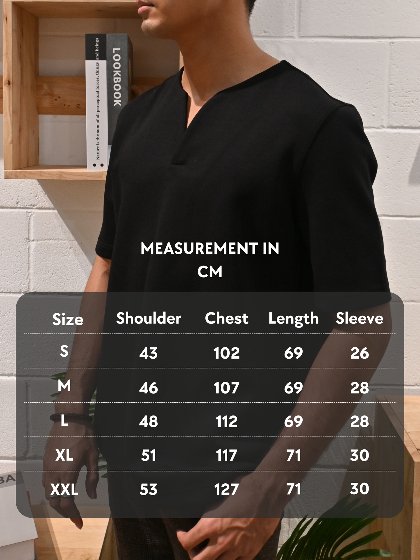 V-Neck Shirt Essential | Black