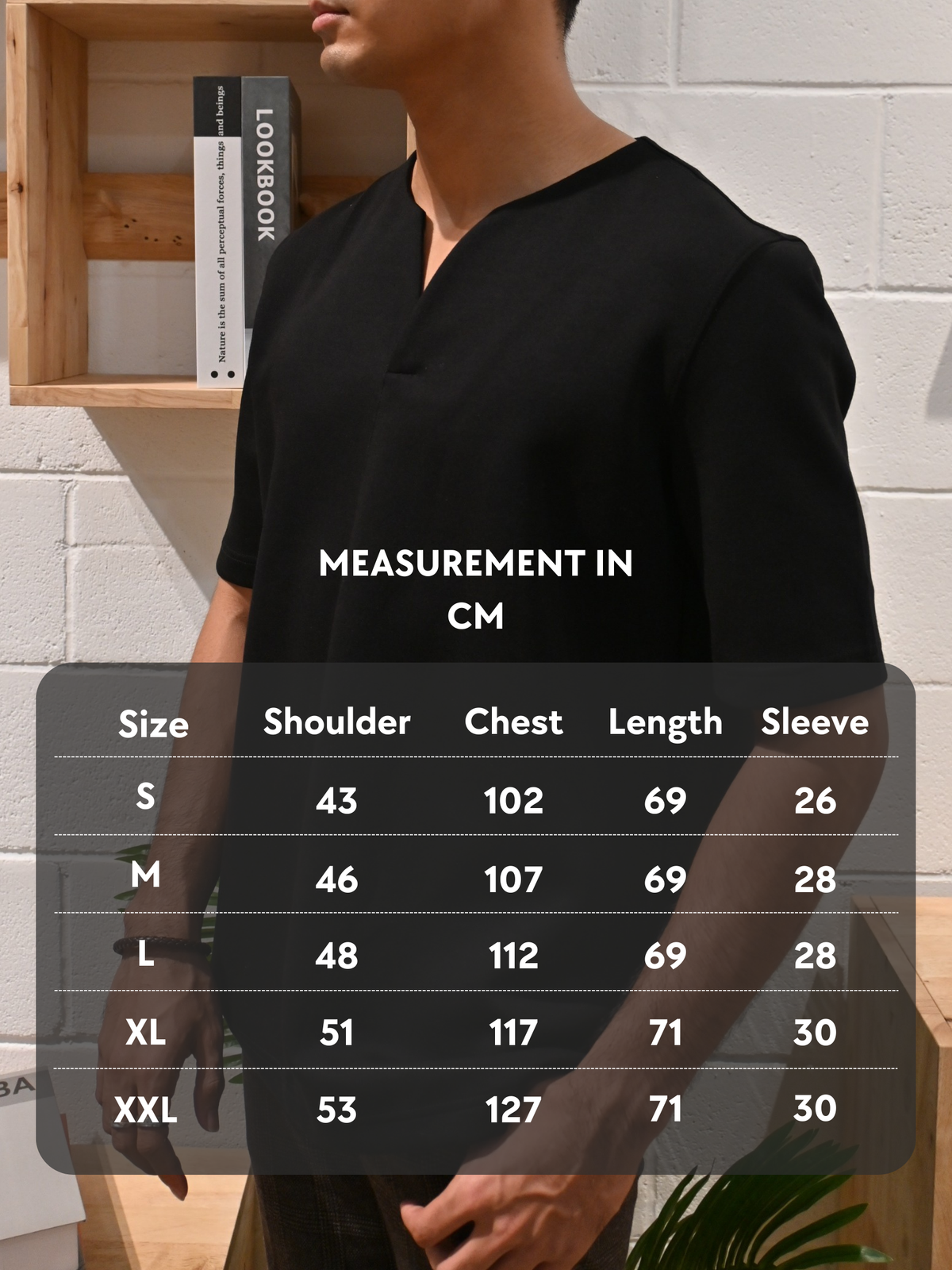 V-Neck Shirt Essential | Black