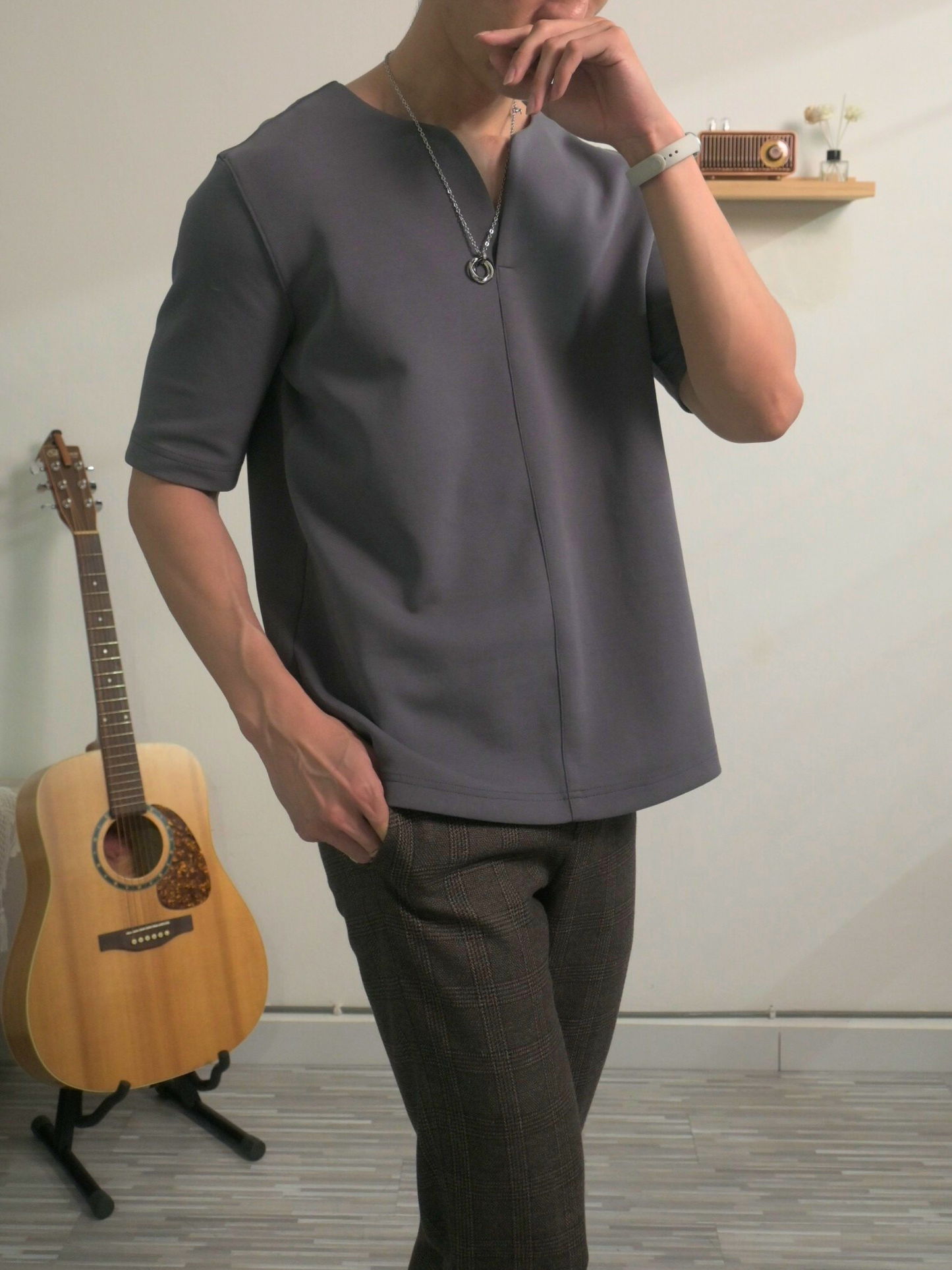 V-Neck Shirt Essential | Charcoal