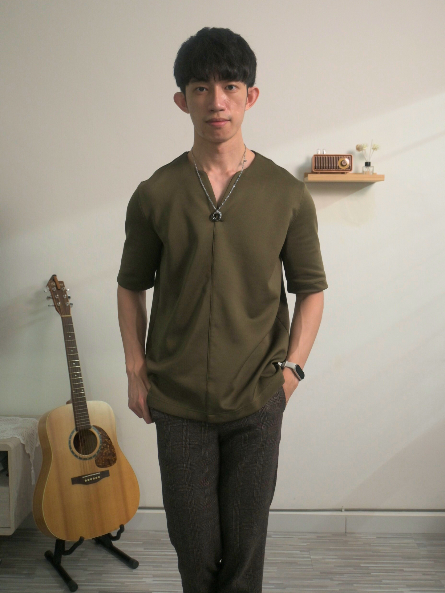 V-Neck Shirt Essential | Army Green