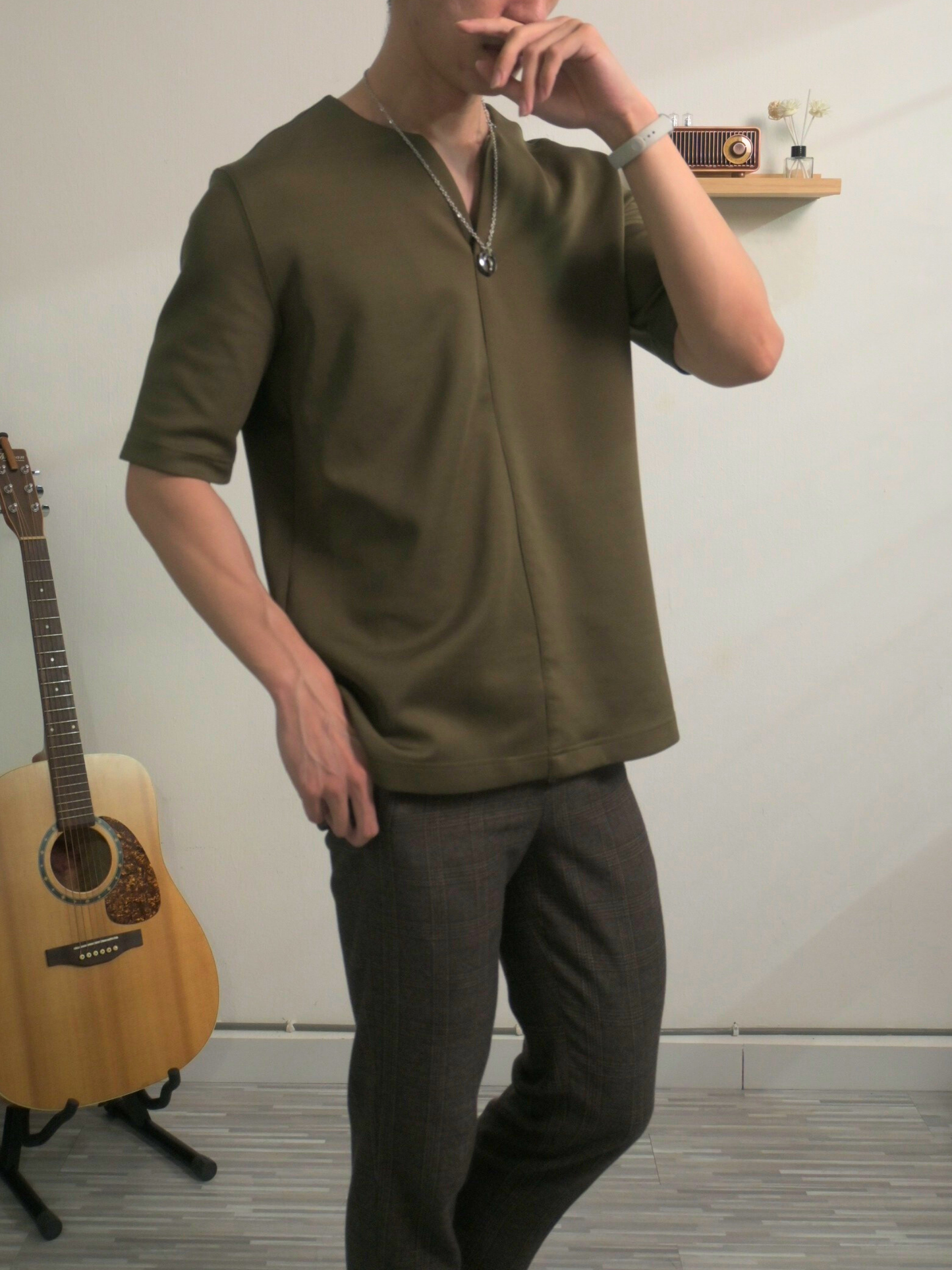 V-Neck Shirt Essential | Army Green