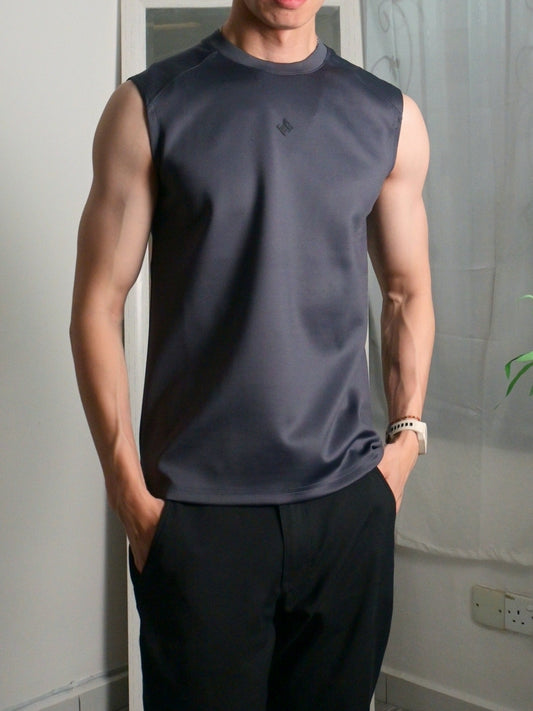 Nimbus Regular Arc Vest | Charcoal