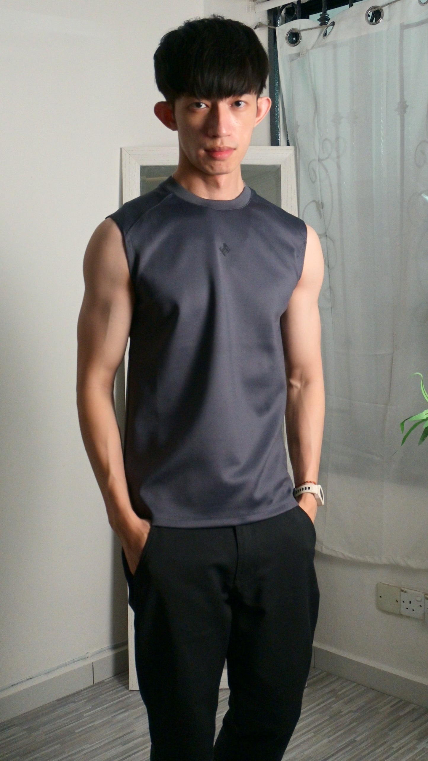 Nimbus Regular Arc Vest | Charcoal