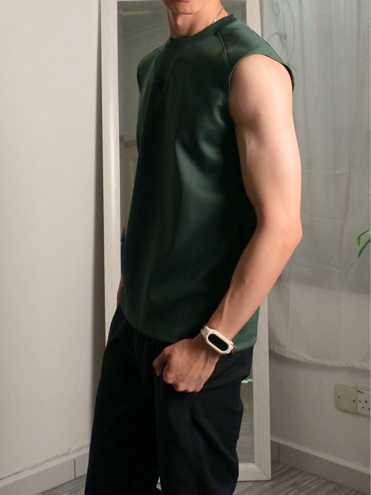 Nimbus Regular Arc Vest | Dark Green