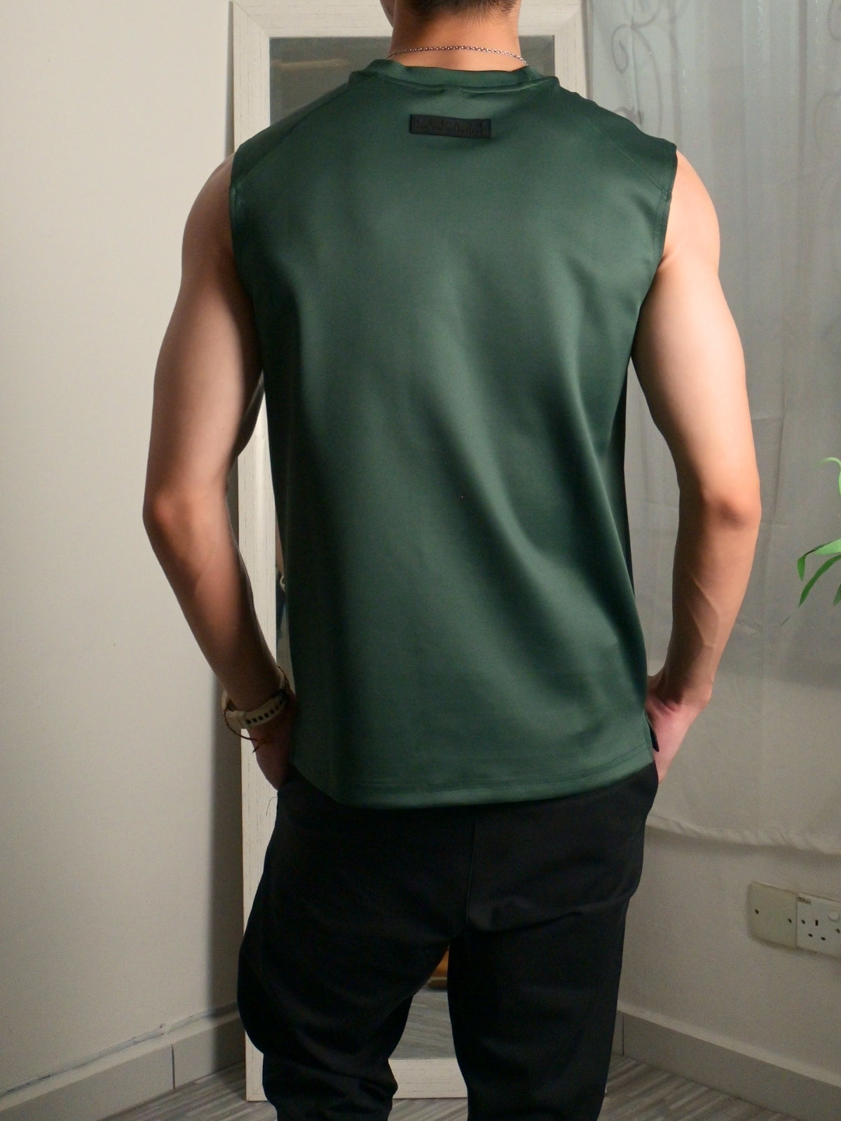 Nimbus Regular Arc Vest | Dark Green