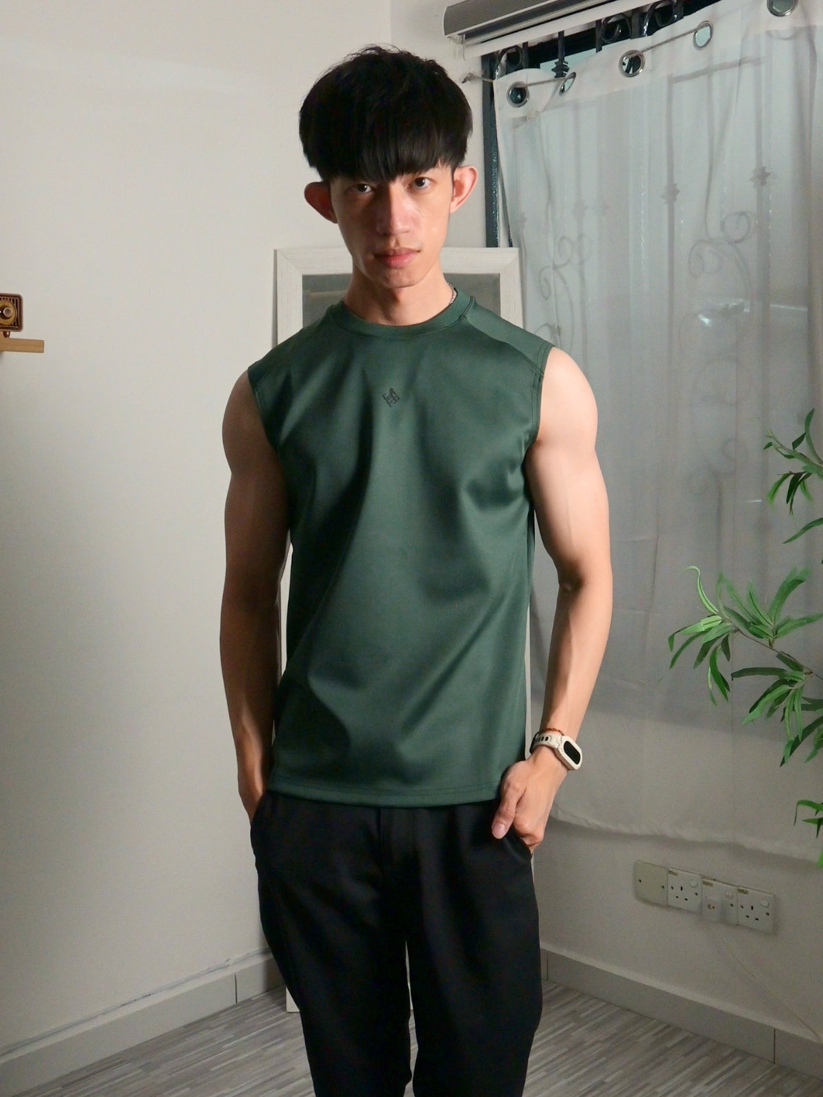 Nimbus Regular Arc Vest | Dark Green