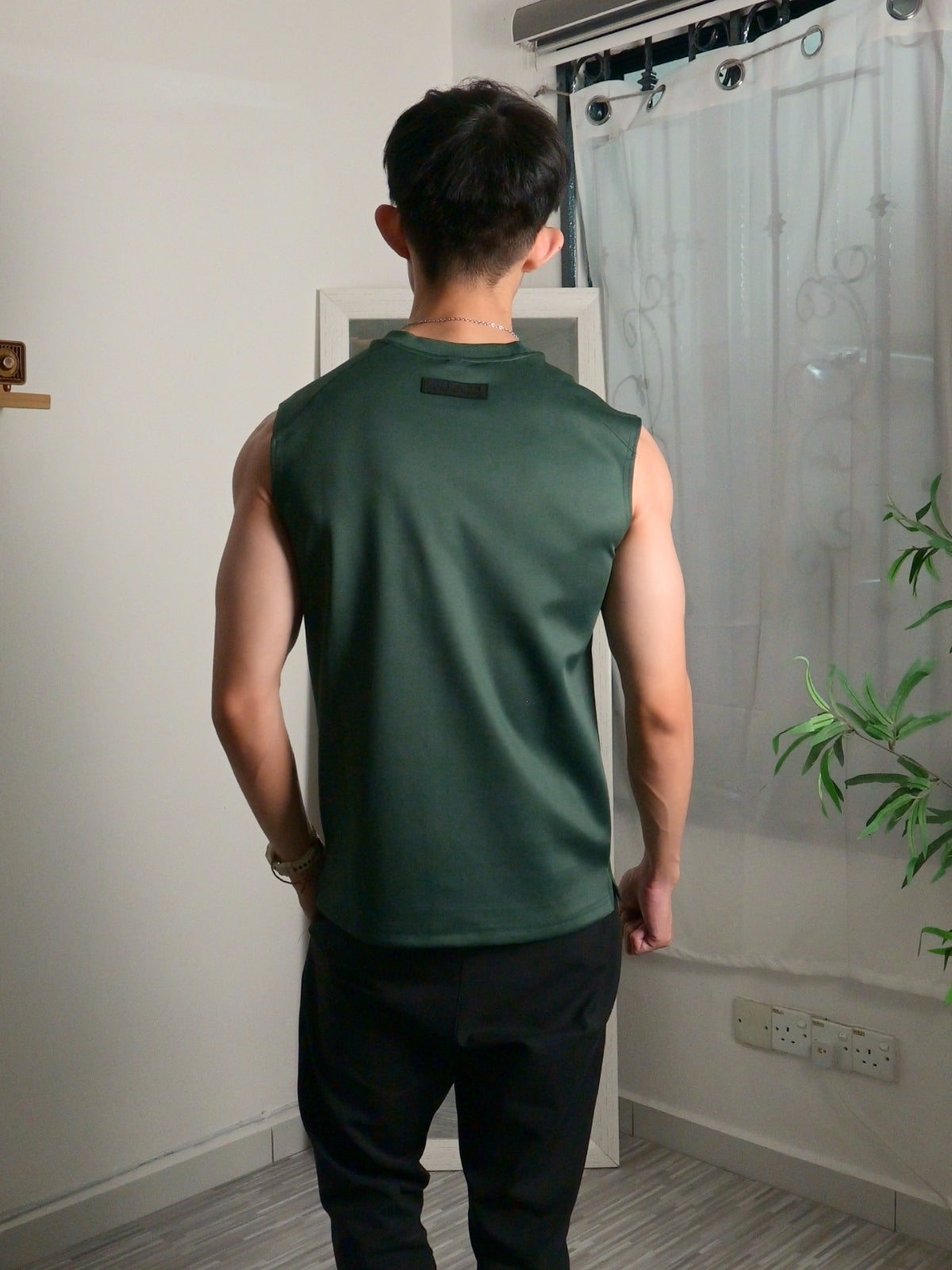 Nimbus Regular Arc Vest | Dark Green