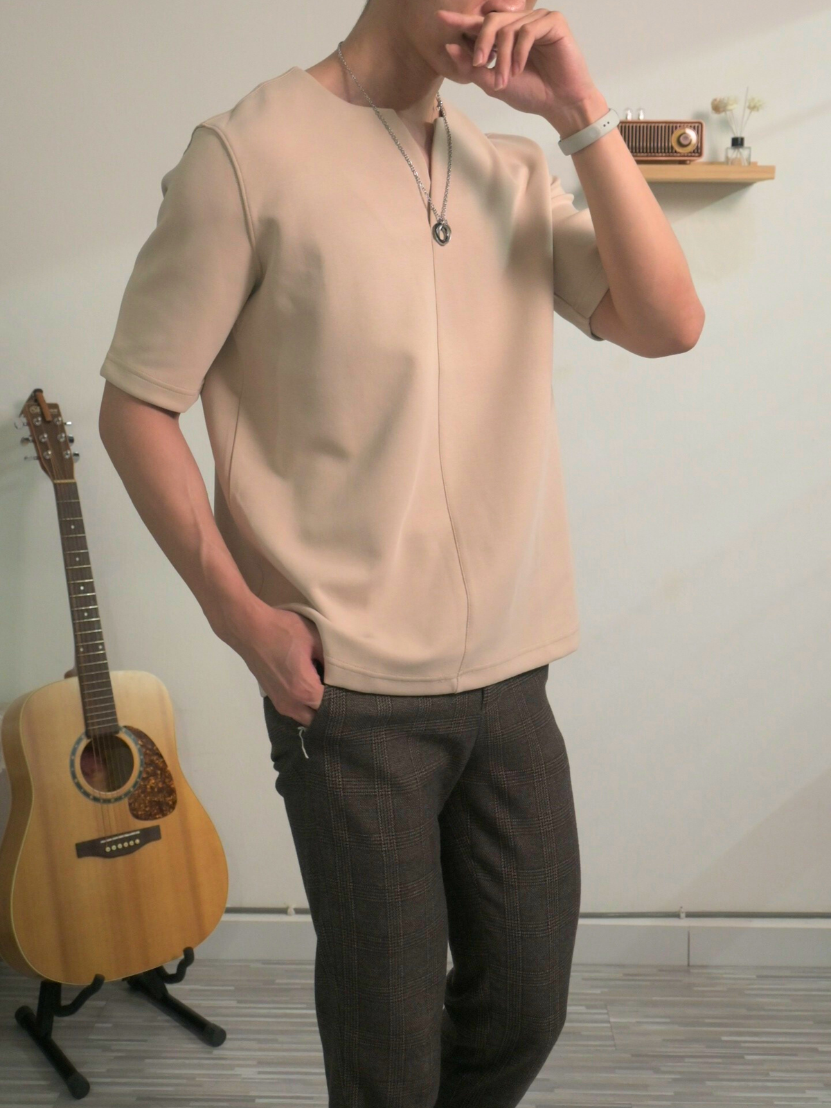 V-Neck Shirt Essential | Beige