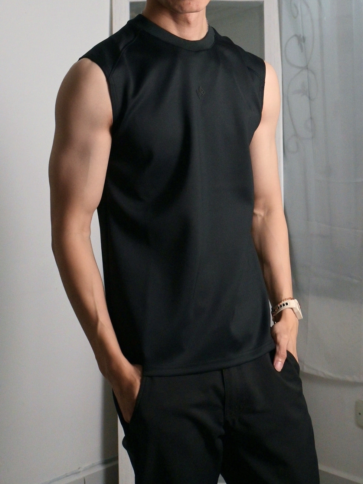 Nimbus Regular Arc Vest | Black
