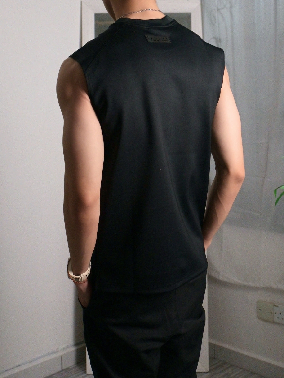 Nimbus Regular Arc Vest | Black