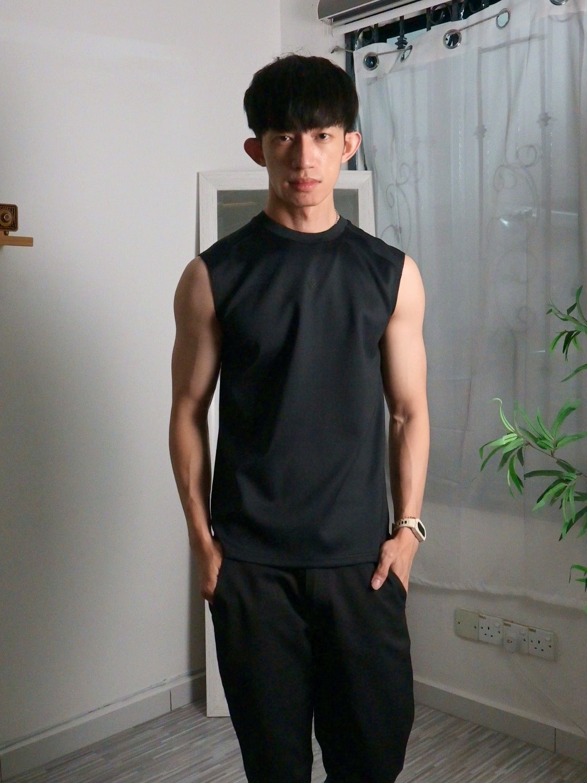 Nimbus Regular Arc Vest | Black